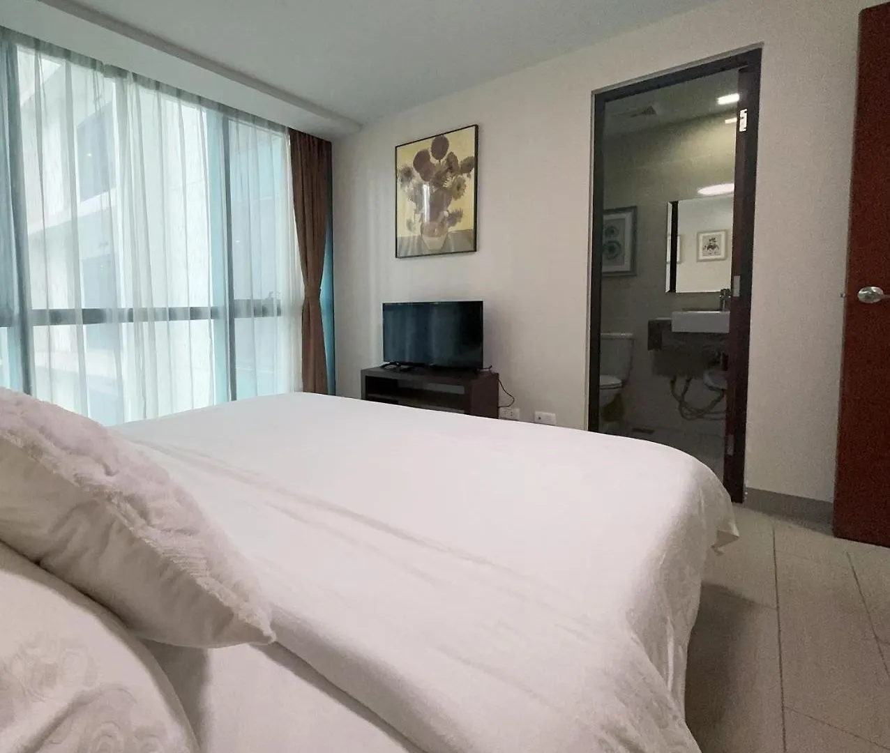 One Uptown Residences Manila 0*,  Philippines