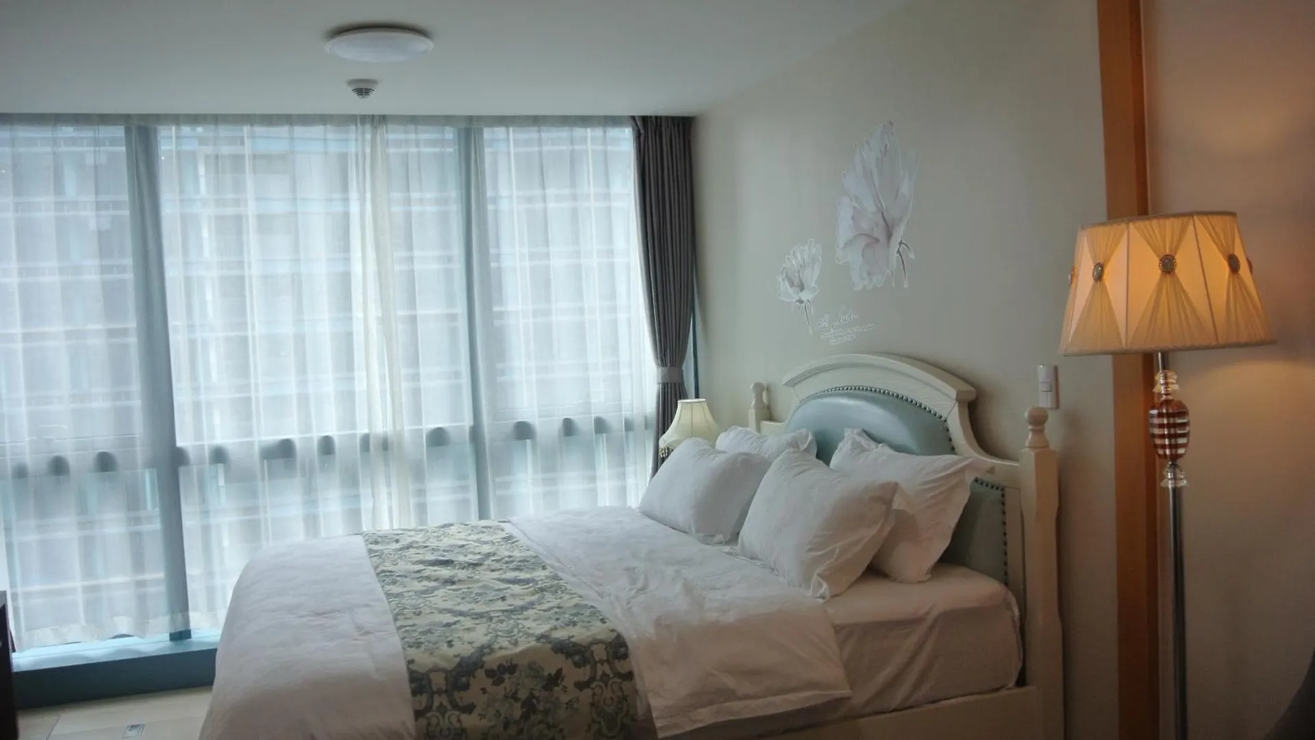 アパート One Uptown Residences マニラ市