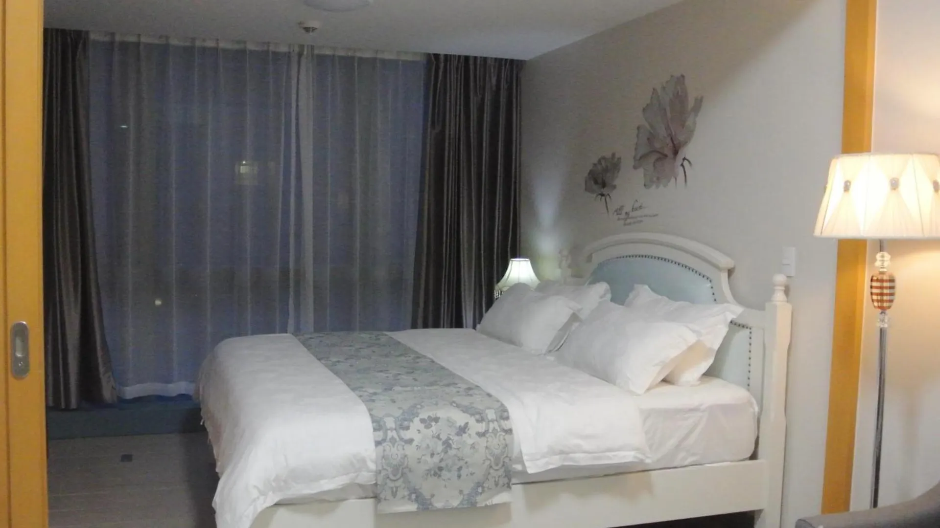 アパート One Uptown Residences マニラ市