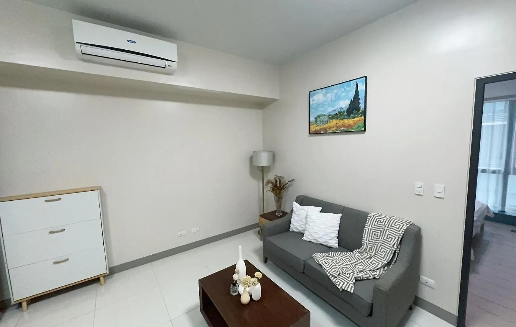One Uptown Residences Manila Apartment